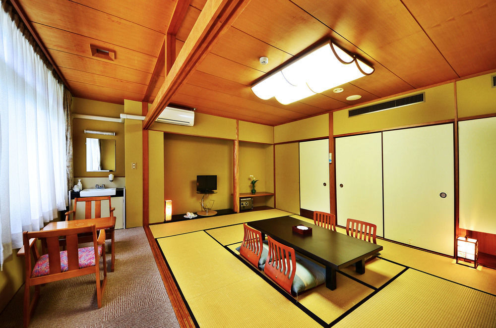 โรงแรมซันริเวอร์ โอโบะเกะ มิโยชิ ภายนอก รูปภาพ