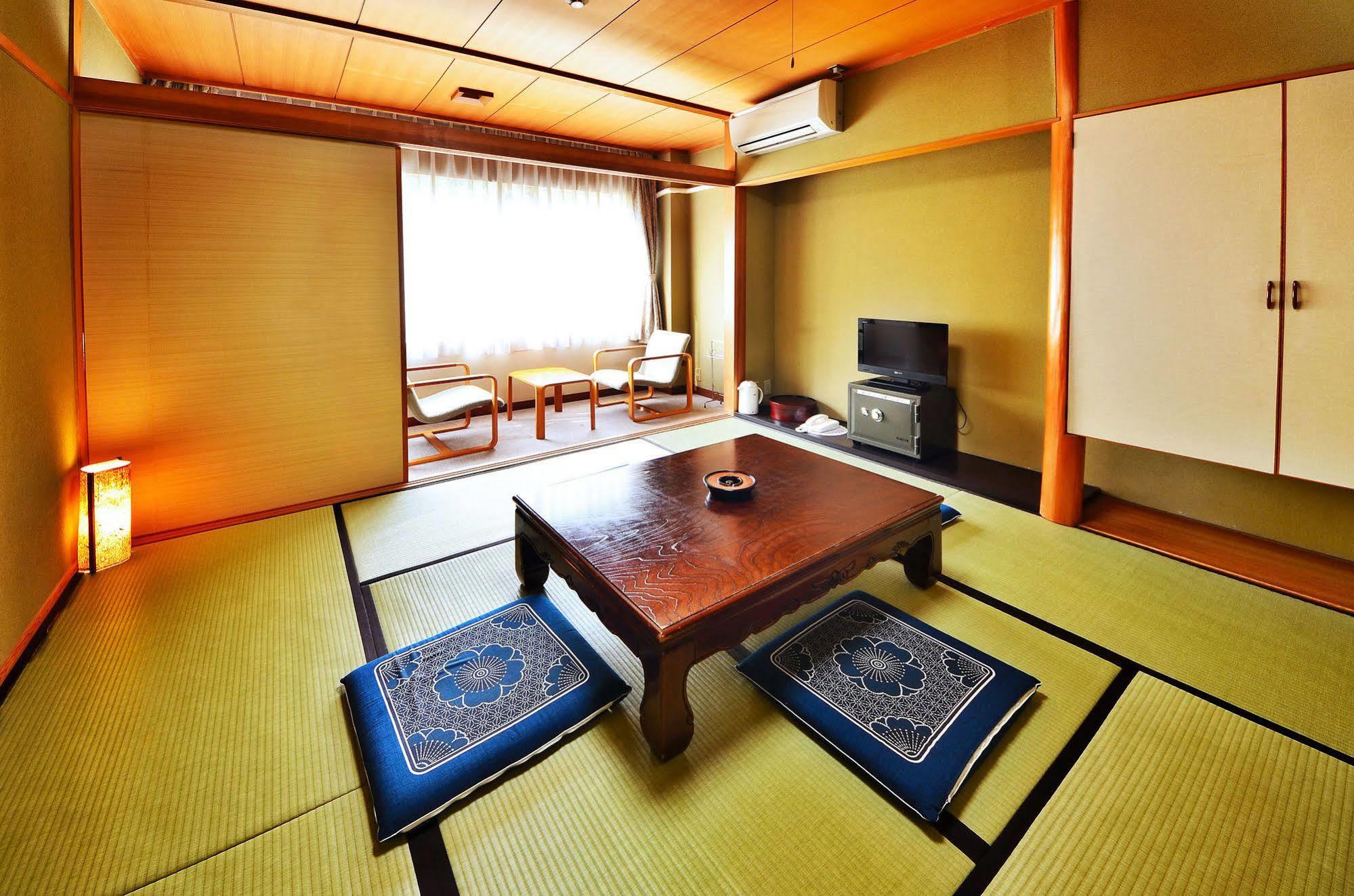 โรงแรมซันริเวอร์ โอโบะเกะ มิโยชิ ภายนอก รูปภาพ