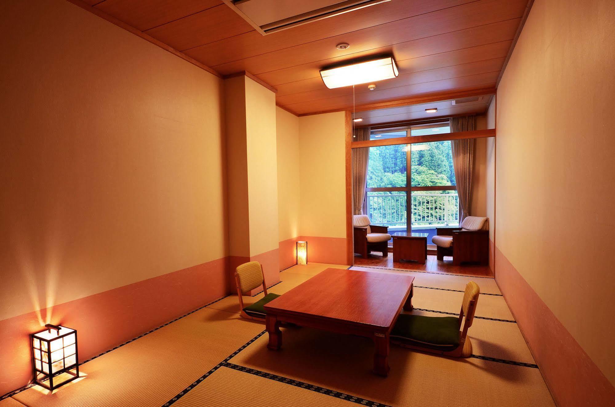 โรงแรมซันริเวอร์ โอโบะเกะ มิโยชิ ภายนอก รูปภาพ