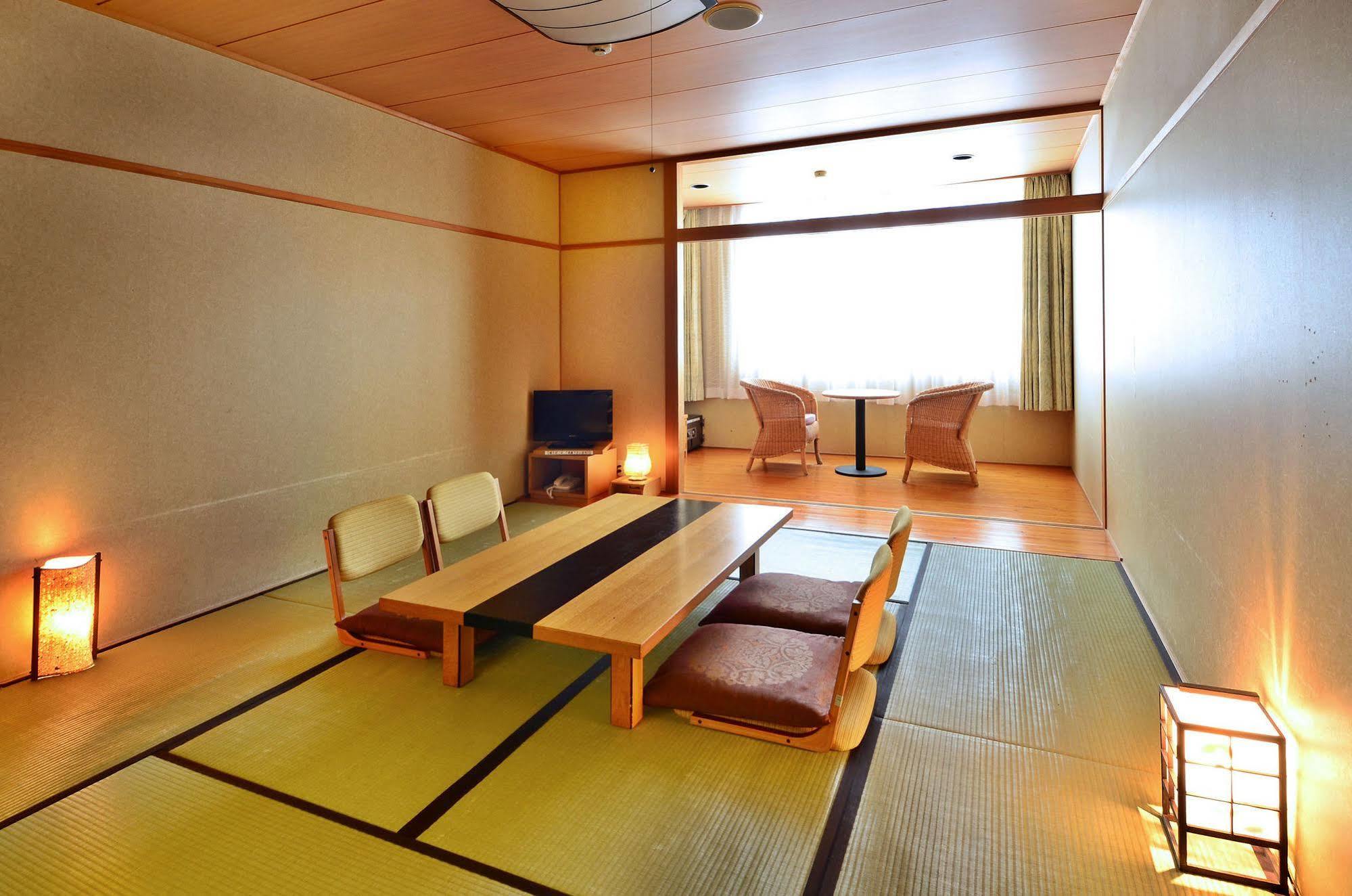 โรงแรมซันริเวอร์ โอโบะเกะ มิโยชิ ภายนอก รูปภาพ
